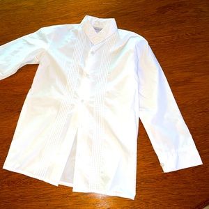 Size small. Spring Notion white dress shirt.